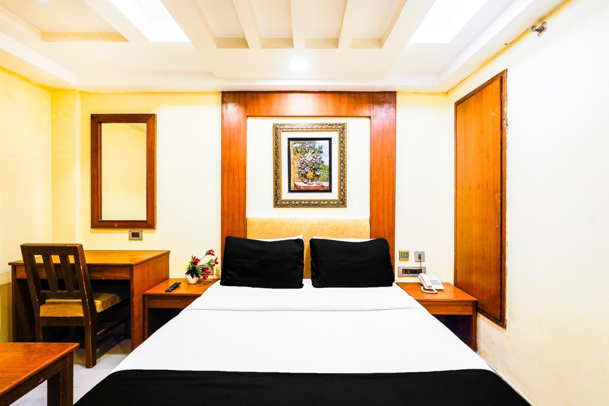 Super Townhouse Oak Alandur Near Chennai Airport Formerly Vijay Park Esterno foto