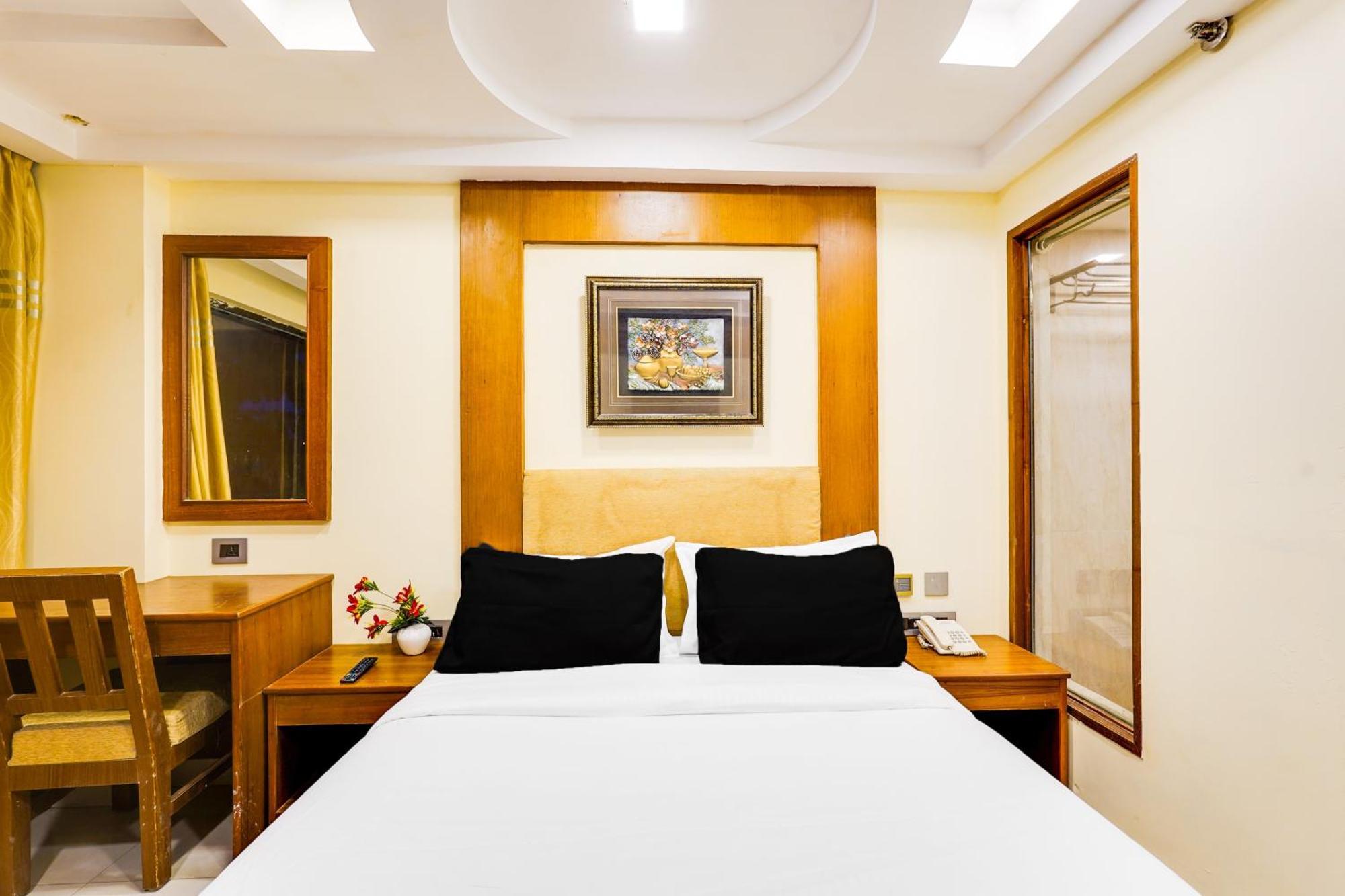 Super Townhouse Oak Alandur Near Chennai Airport Formerly Vijay Park Esterno foto