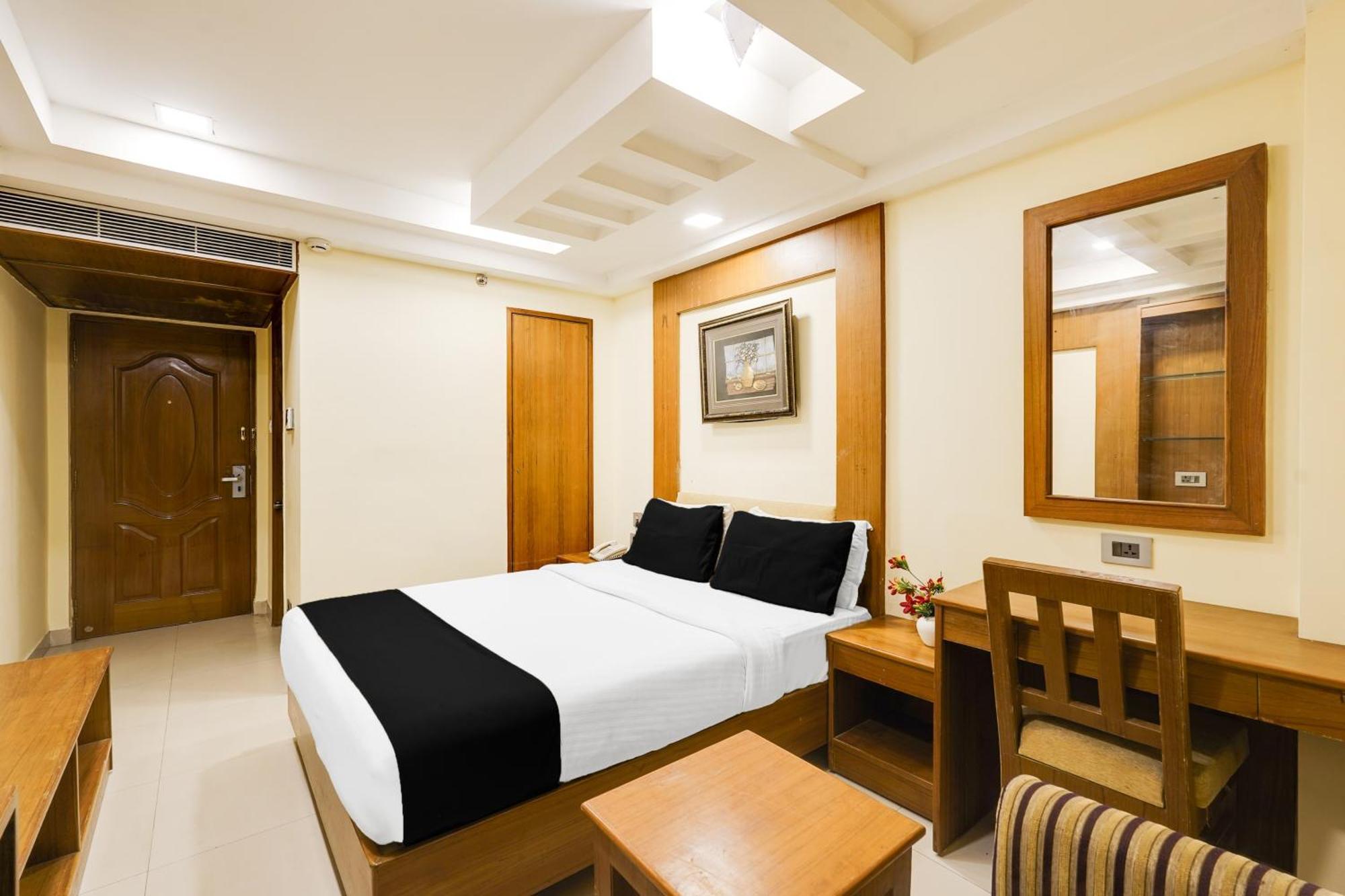 Super Townhouse Oak Alandur Near Chennai Airport Formerly Vijay Park Esterno foto