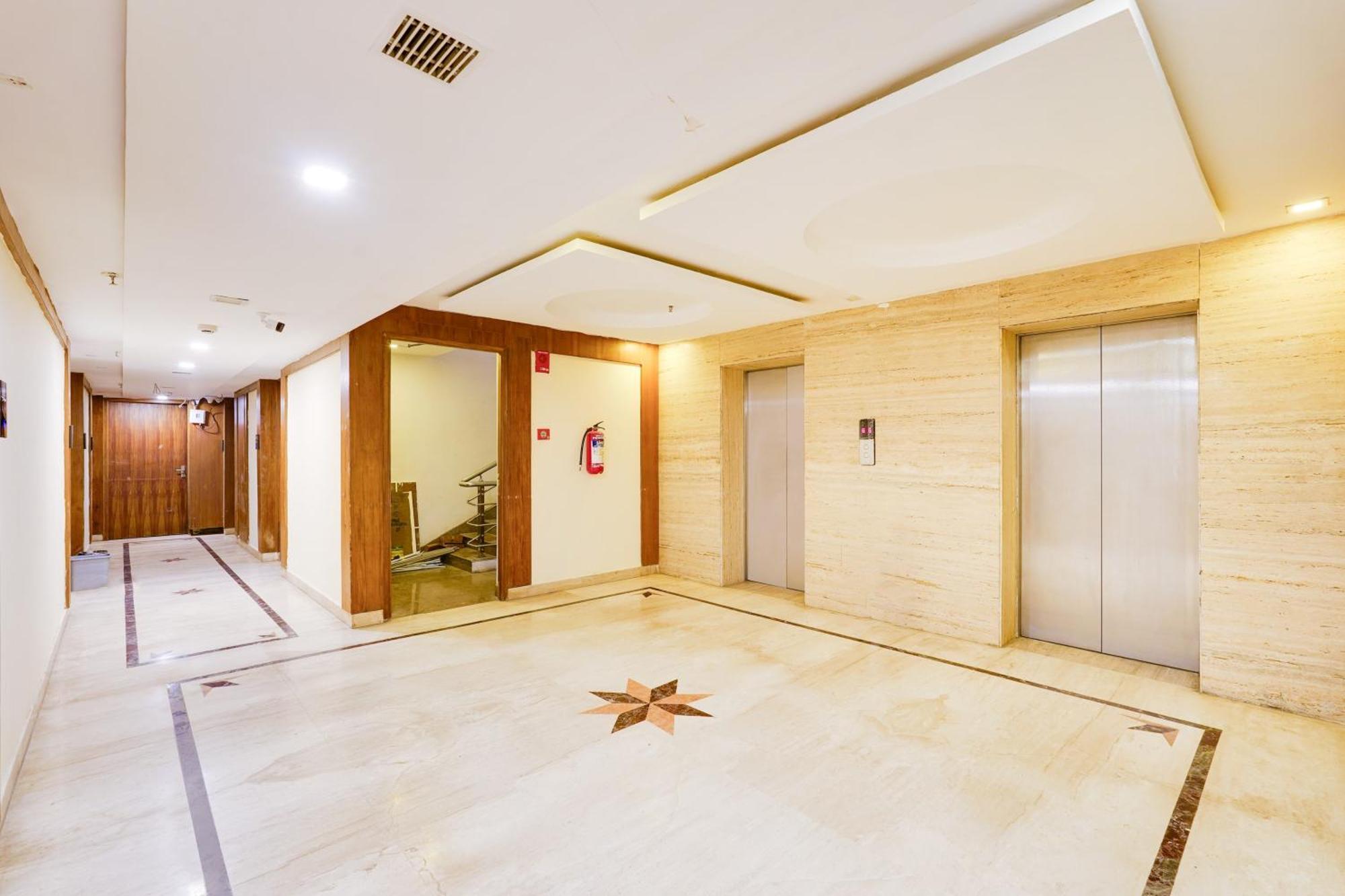 Super Townhouse Oak Alandur Near Chennai Airport Formerly Vijay Park Esterno foto