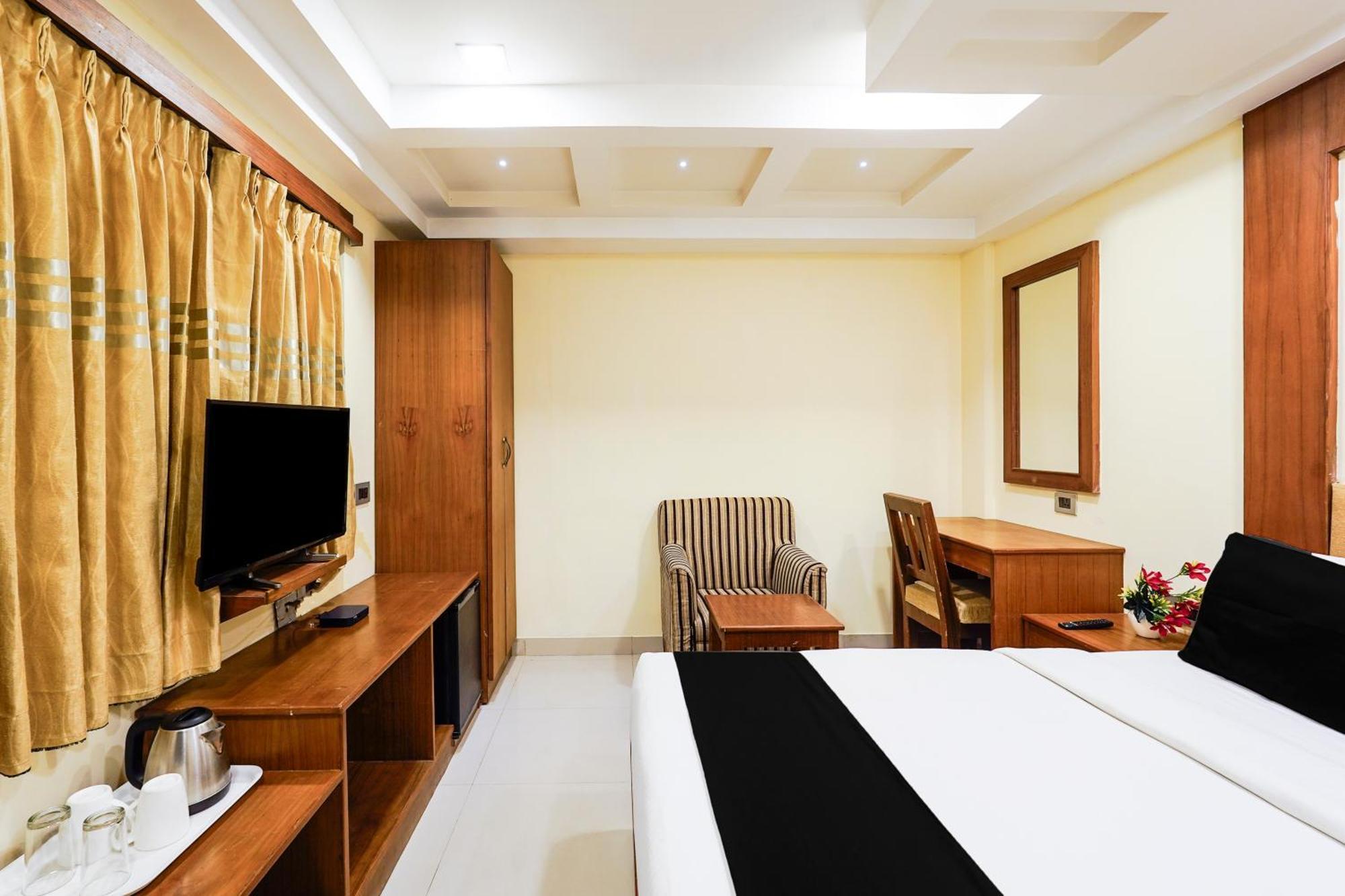 Super Townhouse Oak Alandur Near Chennai Airport Formerly Vijay Park Esterno foto